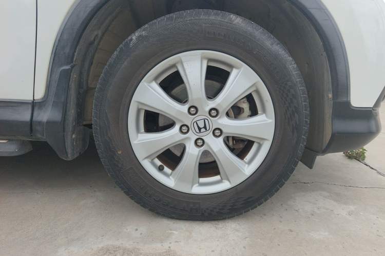 Used Honda CR-V 2012 2.0L two-wheel drive urban version Right Front Wheel Hub
