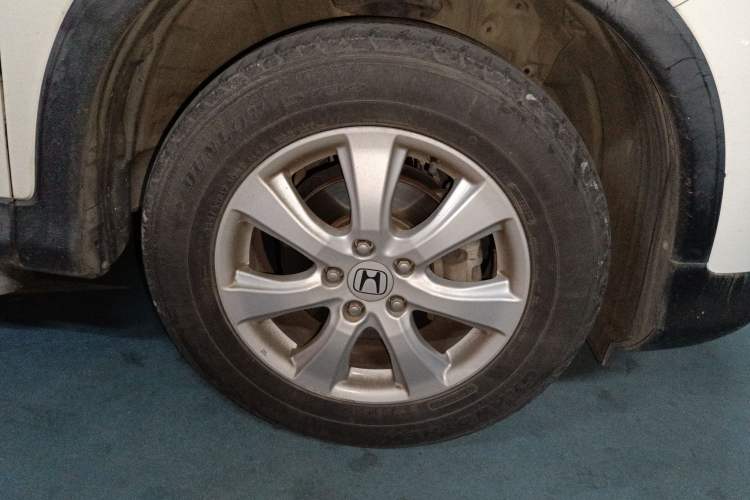 Used Honda CR-V 2012 2.0L two-wheel drive urban version Right Front Wheel Hub