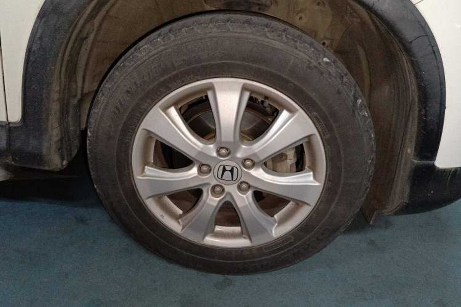 Used Honda CR-V 2012 2.0L two-wheel drive urban version Right Front Wheel Hub