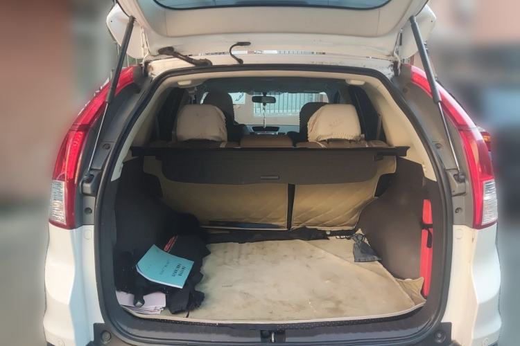 Used Honda CR-V 2012 2.4L four-wheel drive luxury version Trunk
