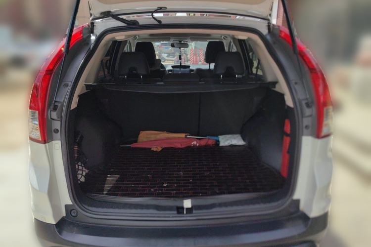 Used Honda CR-V 2012 2.4L four-wheel drive luxury version Trunk