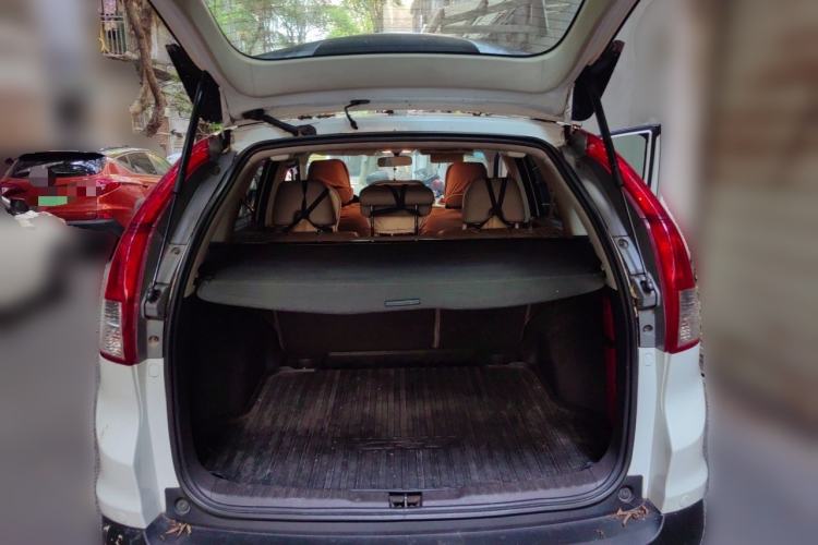 Used Honda CR-V 2012 2.4L four-wheel drive luxury version Trunk