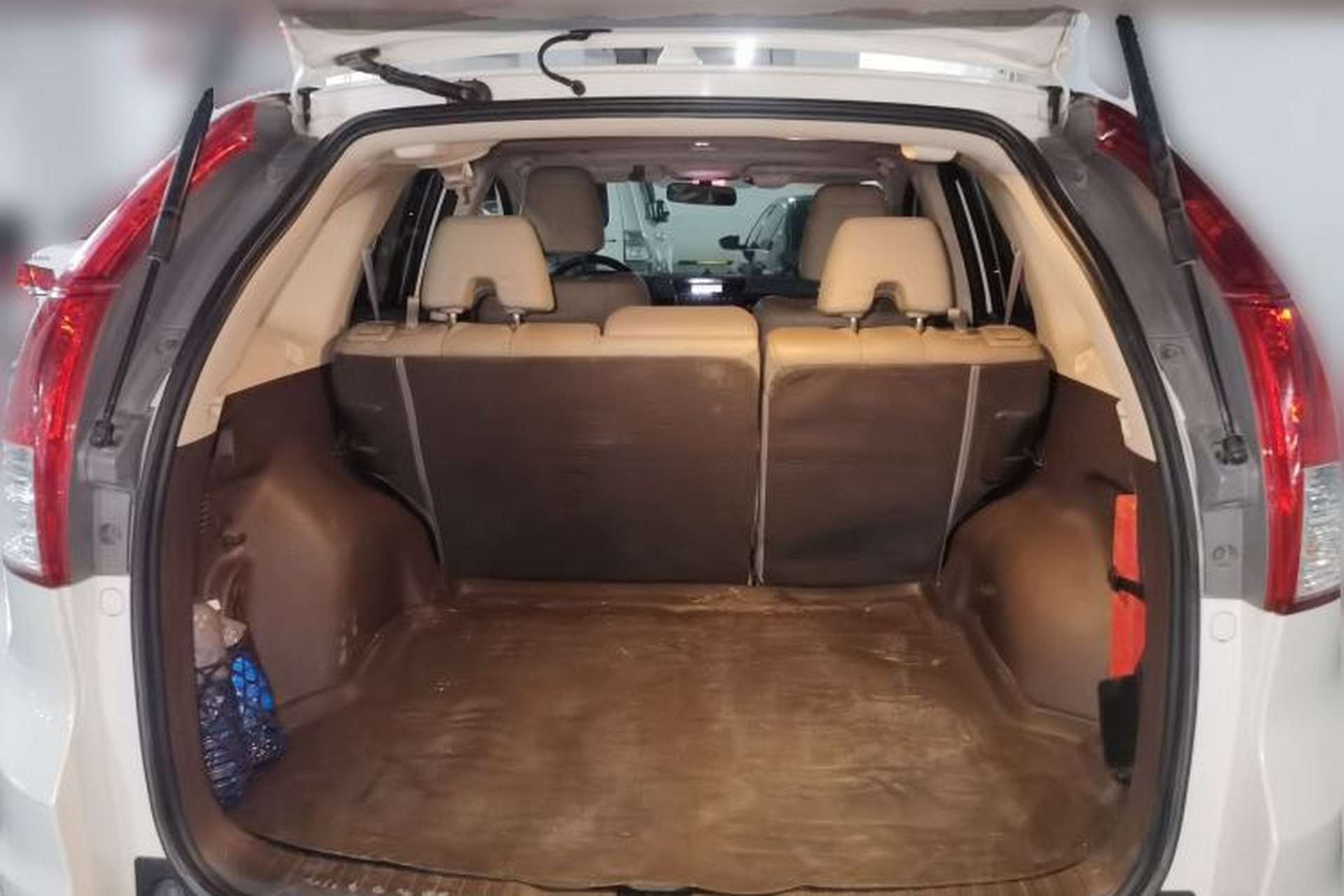 Used Honda CR-V 2012 2.4L four-wheel drive luxury version Trunk