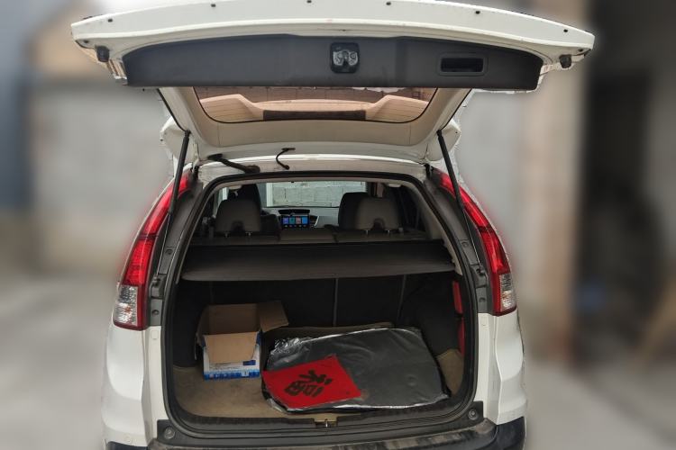 Used Honda CR-V 2012 2.4L four-wheel drive luxury version Trunk