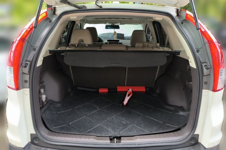 Used Honda CR-V 2012 2.4L four-wheel drive luxury version Trunk