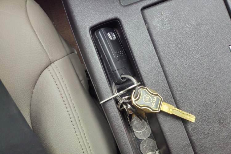 Used Honda CR-V 2012 2.4L four-wheel drive luxury version Vehicle Key