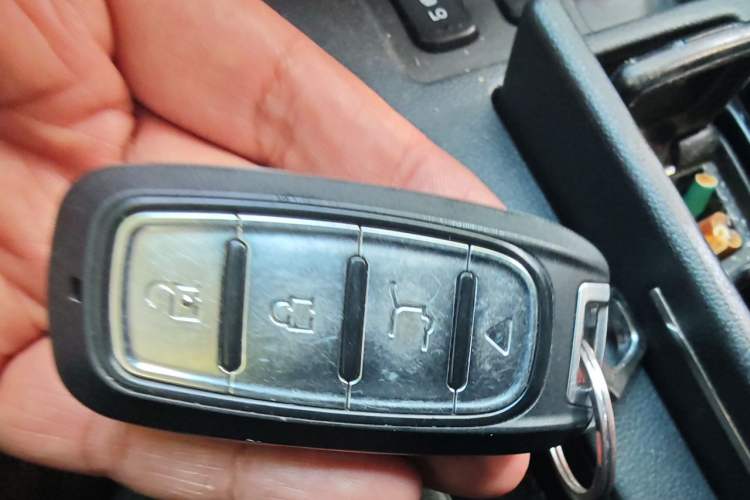 Used Honda CR-V 2012 2.4L four-wheel drive luxury version Vehicle Key