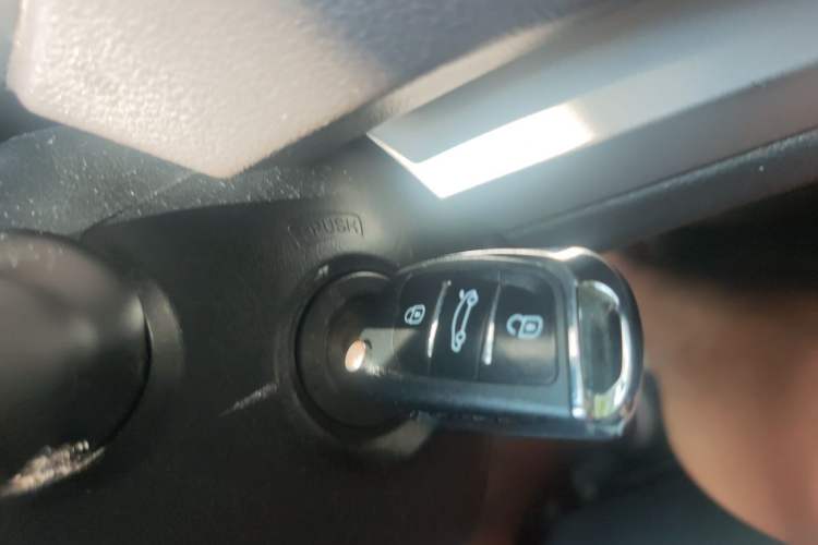 Used Honda CR-V 2012 2.0L two-wheel drive urban version Vehicle Key