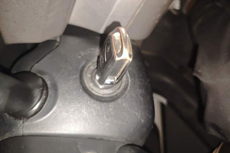 Used Honda CR-V 2012 2.0L two-wheel drive urban version Vehicle Key
