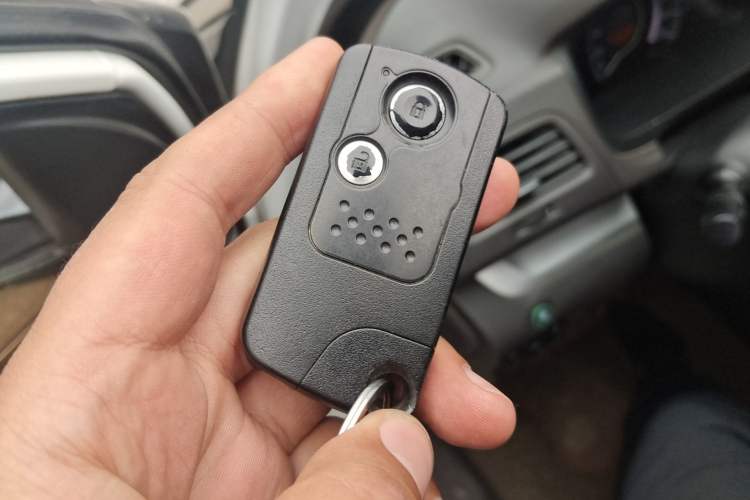 Used Honda CR-V 2012 2.4L four-wheel drive luxury version Vehicle Key