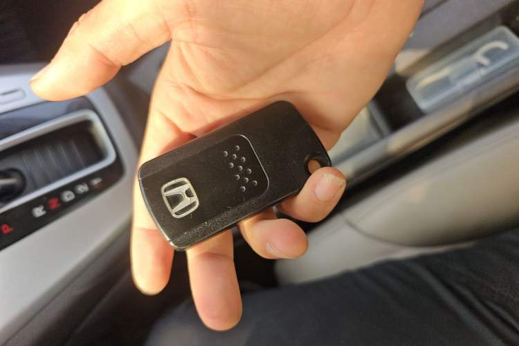 Used Honda CR-V 2012 2.4L Four-Wheel Drive Prestige Navigation Edition Vehicle Key