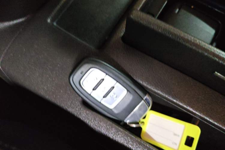 Used Honda CR-V 2012 2.0L two-wheel drive urban version Vehicle Key