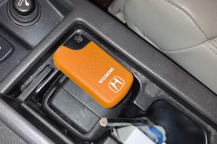 Used Honda CR-V 2012 2.4L four-wheel drive luxury version Vehicle Key