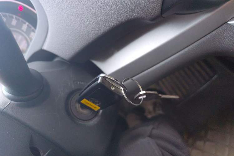 Used Honda CR-V 2012 2.0L two-wheel drive urban version Vehicle Key