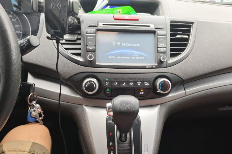 Used Honda CR-V 2013 2.0L 2WD Classic Edition Audio And AC Panel