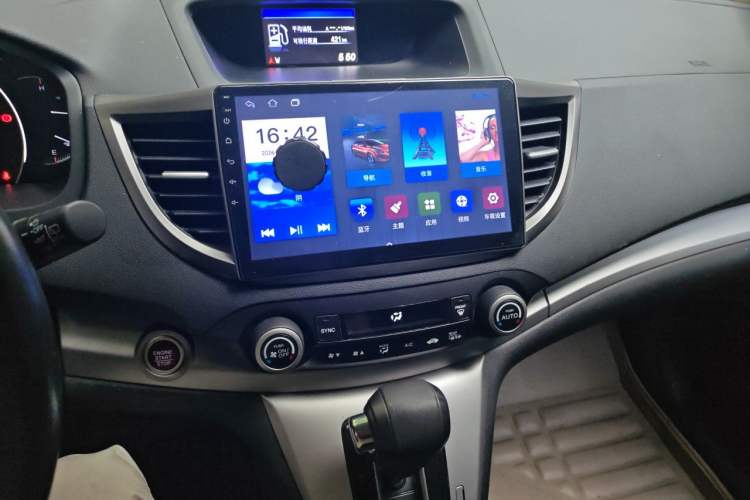 Used Honda CR-V 2013 2.4L four-wheel drive luxury version Audio And AC Panel