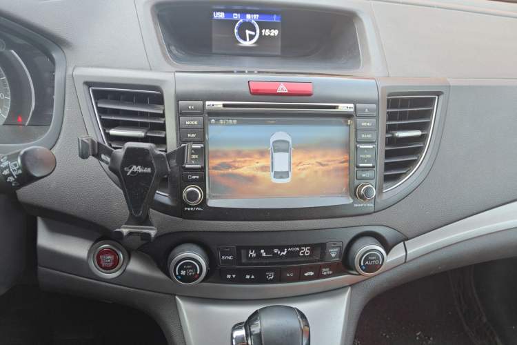 Used Honda CR-V 2013 2.4L two-wheel drive luxury version Audio And AC Panel