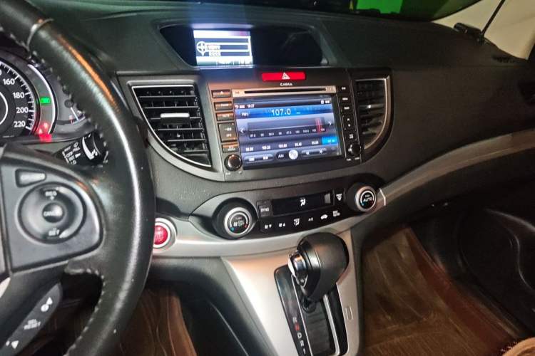 Used Honda CR-V 2013 2.4L four-wheel drive luxury version Audio And AC Panel