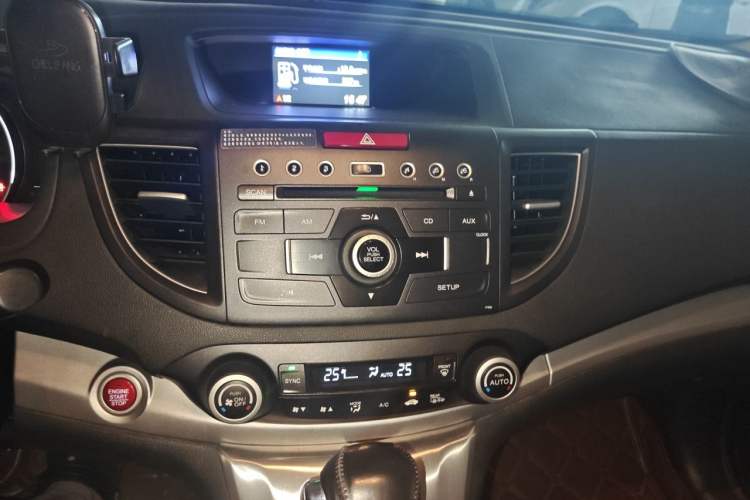 Used Honda CR-V 2013 2.4L two-wheel drive luxury version Audio And AC Panel