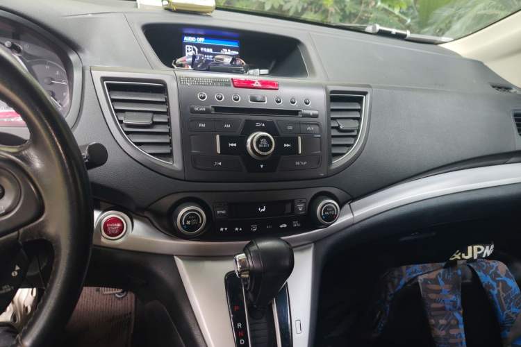 Used Honda CR-V 2013 2.4L two-wheel drive luxury version Audio And AC Panel
