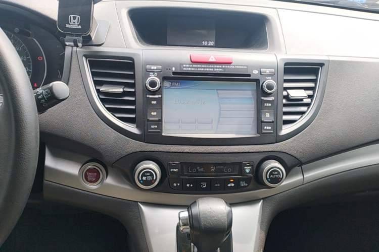Used Honda CR-V 2013 2.4L four-wheel drive luxury version Audio And AC Panel