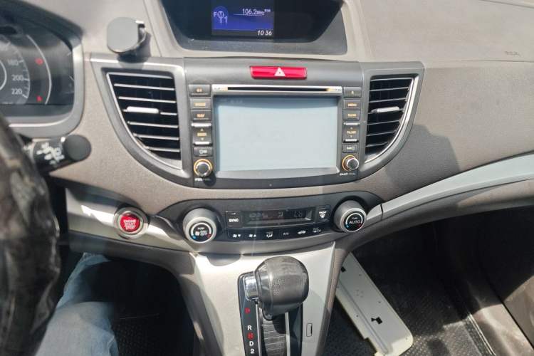 Used Honda CR-V 2013 2.4L four-wheel drive luxury version Audio And AC Panel