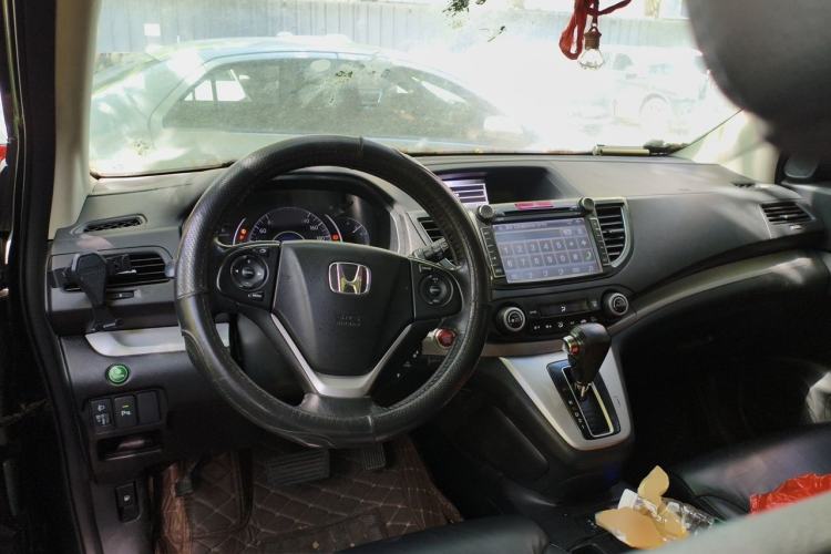 Used Honda CR-V 2013 2.4L four-wheel drive luxury version Center Console