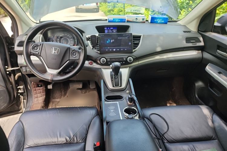 Used Honda CR-V 2013 2.4L two-wheel drive luxury version Center Console