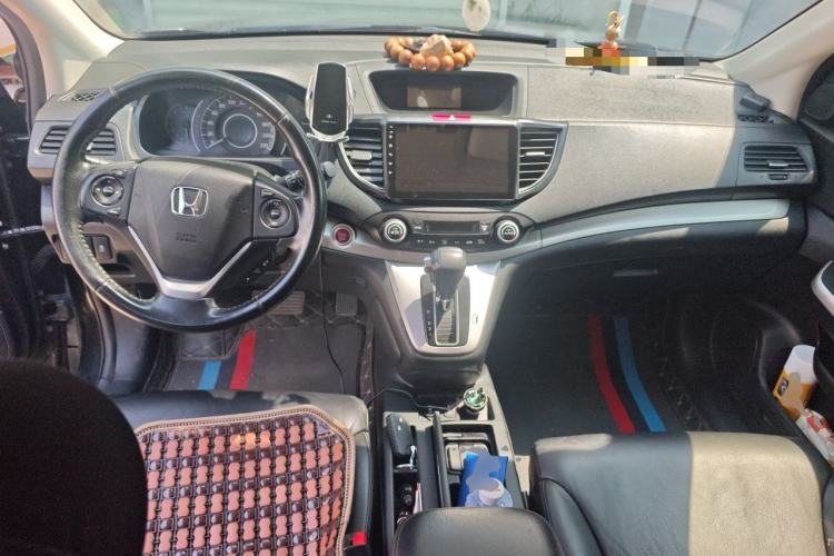 Used Honda CR-V 2013 2.4L two-wheel drive luxury version Center Console