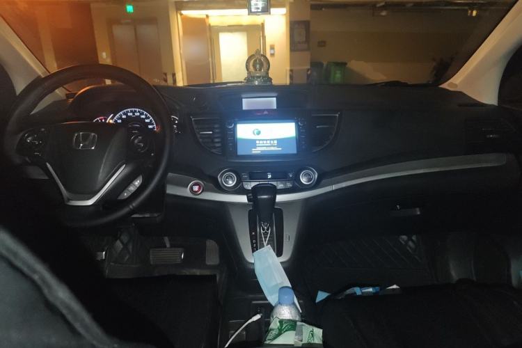 Used Honda CR-V 2013 2.4L four-wheel drive luxury version Center Console