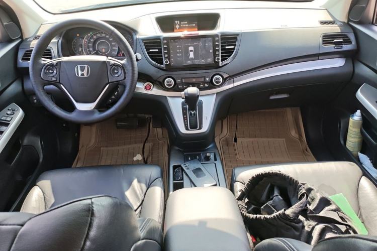 Used Honda CR-V 2013 2.4L two-wheel drive luxury version Center Console