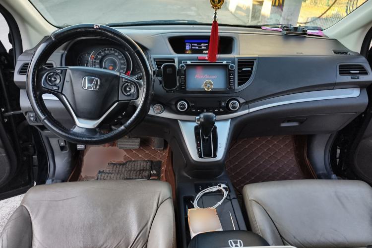 Used Honda CR-V 2013 2.4L four-wheel drive luxury version Center Console