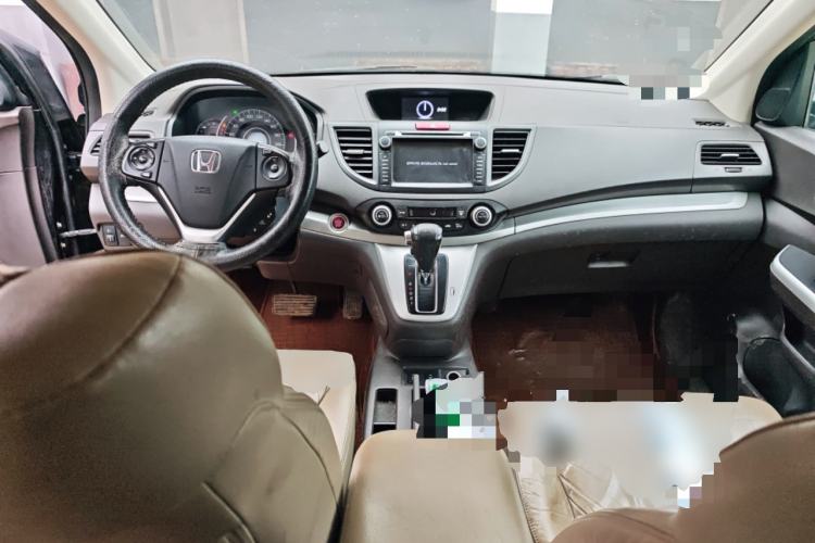 Used Honda CR-V 2013 2.4L four-wheel drive luxury version Center Console