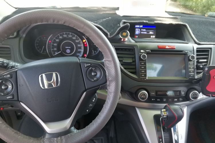 Used Honda CR-V 2013 2.4L four-wheel drive luxury version Center Console