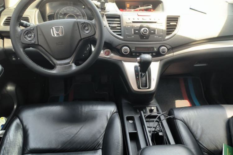 Used Honda CR-V 2013 2.4L four-wheel drive luxury version Center Console