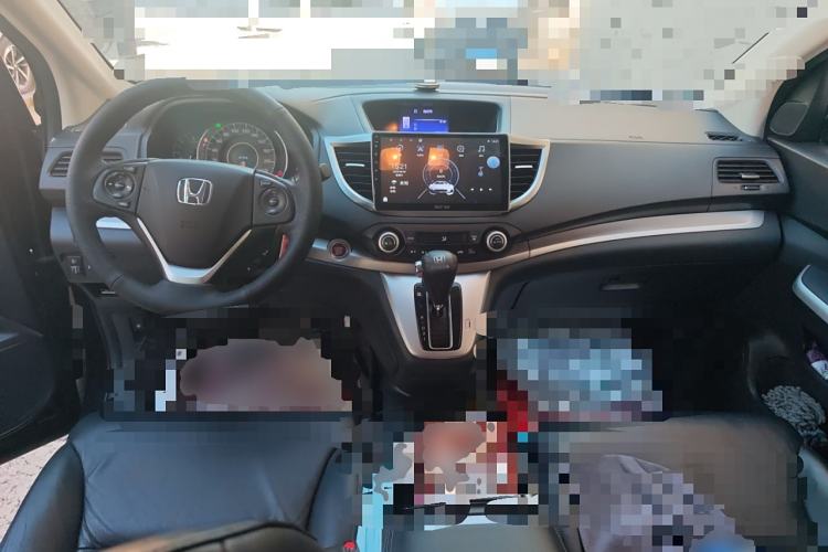 Used Honda CR-V 2013 2.4L two-wheel drive luxury version Center Console