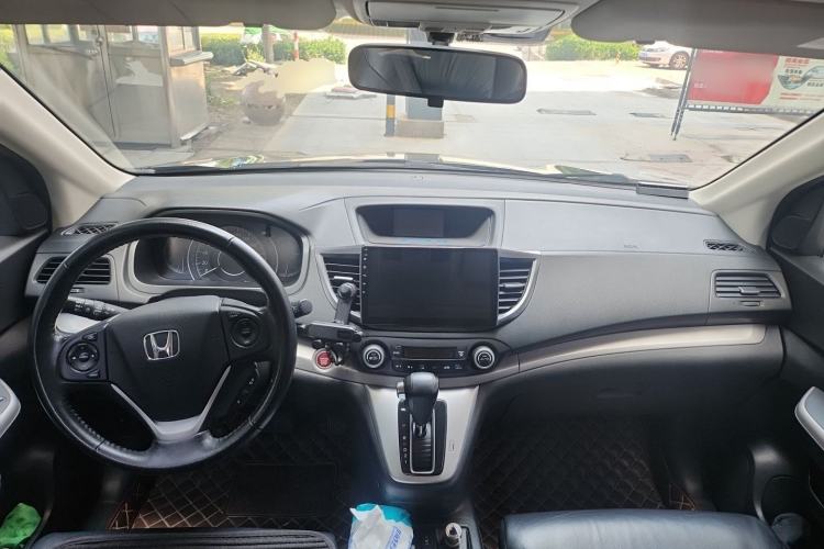 Used Honda CR-V 2013 2.4L two-wheel drive luxury version Center Console