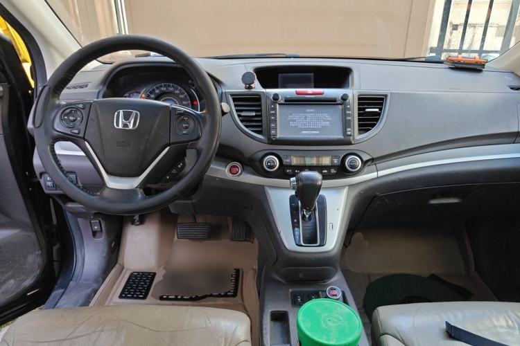 Used Honda CR-V 2013 2.4L four-wheel drive luxury version Center Console