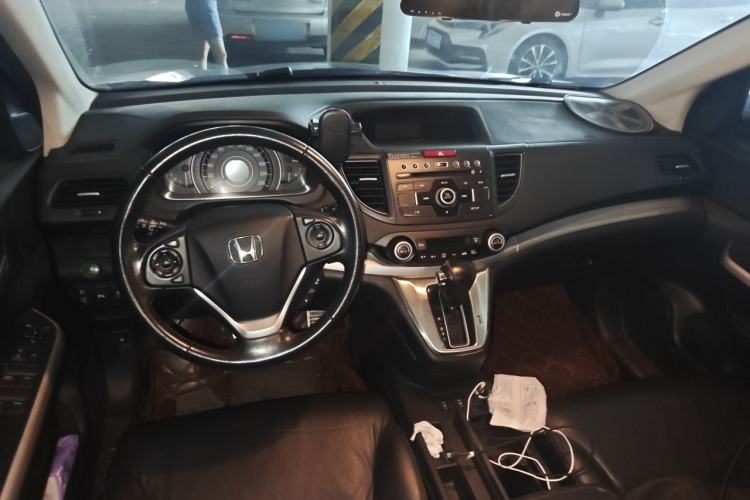 Used Honda CR-V 2013 2.4L two-wheel drive luxury version Center Console