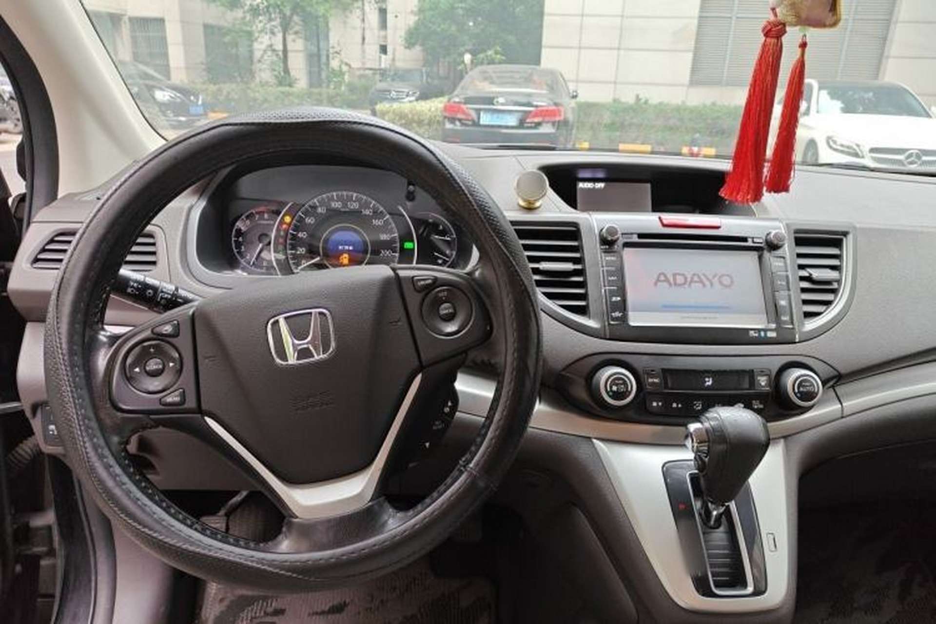 Used Honda CR-V 2013 2.4L four-wheel drive luxury version Center Console