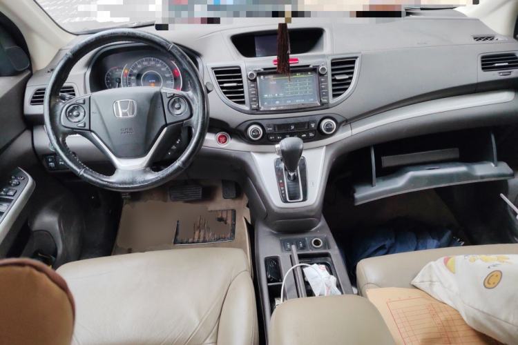Used Honda CR-V 2013 2.4L two-wheel drive luxury version Center Console