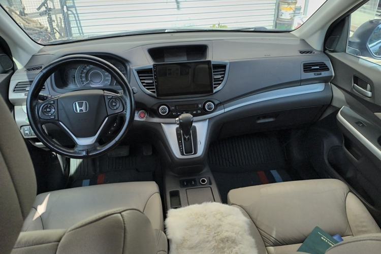Used Honda CR-V 2013 2.4L four-wheel drive luxury version Center Console