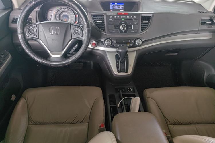 Used Honda CR-V 2013 2.4L two-wheel drive luxury version Center Console