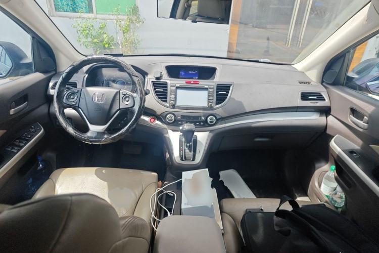 Used Honda CR-V 2013 2.4L four-wheel drive luxury version Center Console