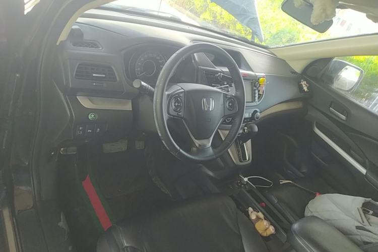 Used Honda CR-V 2013 2.4L two-wheel drive luxury version Center Console