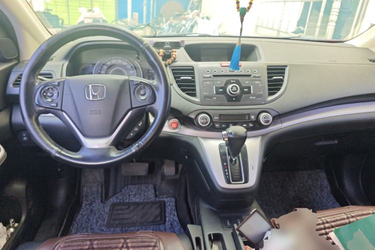 Used Honda CR-V 2013 2.4L four-wheel drive luxury version Center Console