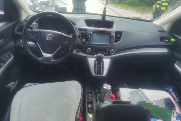 Used Honda CR-V 2013 2.4L two-wheel drive luxury version Center Console