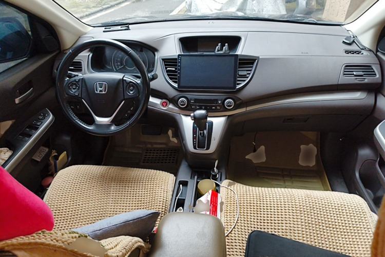 Used Honda CR-V 2013 2.4L two-wheel drive luxury version Center Console