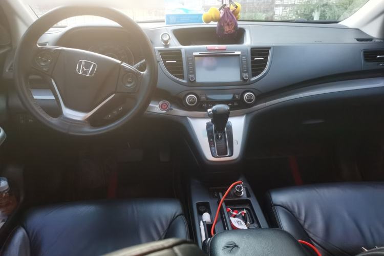 Used Honda CR-V 2013 2.4L four-wheel drive luxury version Center Console