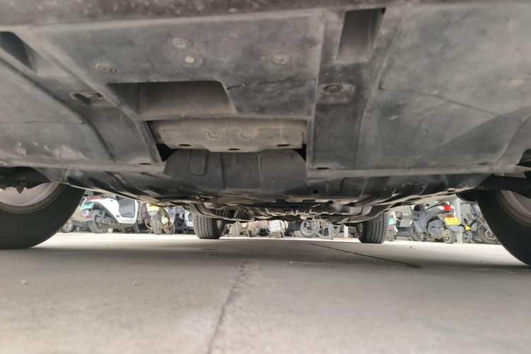Used Honda CR-V 2013 2.4L four-wheel drive luxury version Chassis Front